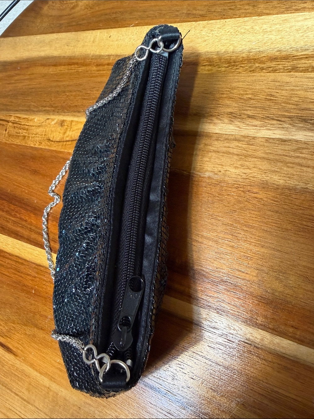 Black Cache clutch bag - Picture 4 of 10